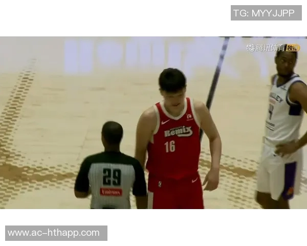 杨瀚森末节登场表现抢眼补篮得分并抢下前场篮板助队争胜